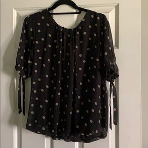 Maurice’s back and tan blouse Size L